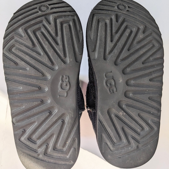 Kids UGGs Black and Multicolor Logo Boots - Picture 2 of 10